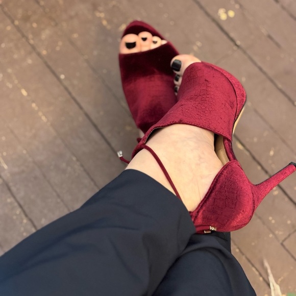 Aldo Tilley Burgundy Velvet Ankle Tie Peep Toe Heels - Picture 4 of 13